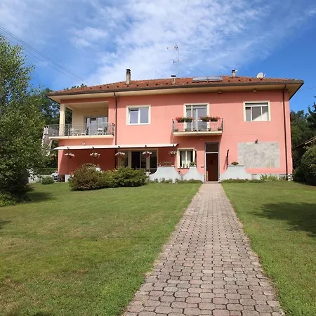 La Rosa Tra I Laghi B&B-3